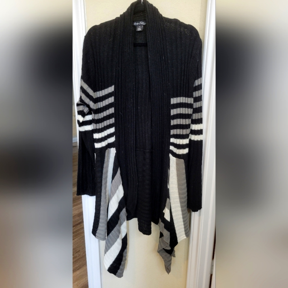 Evelyn Taylor Shawl Collar Sharkbite Hem Black Gray and White Cardigan S…